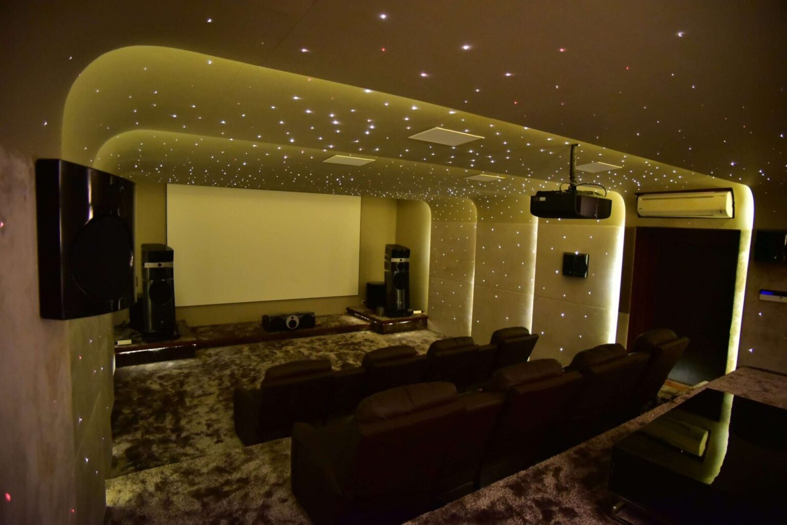 Die 5 besten Heimkino-Installationsservices in Landshut – Immersive Unterhaltung im Wohnzimmer schaffen
