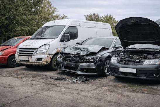 Die 5 besten Autoauktions-Services in Meerbusch – Fahrzeuge über organisierte Bietverfahren kaufen